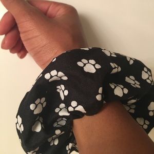 Black& White Paw Print Scrunchies